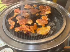 -围炉肉舍•炭烤活鳗•丹东海鲜烤肉(步行街店)