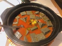 自制黑豆腐砂锅-姜君·千岛湖鱼头馆(浦东大道店)