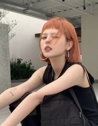 -十六番发型师事务所