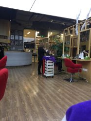 -塞巴斯汀SEBASTIAN专业美发店