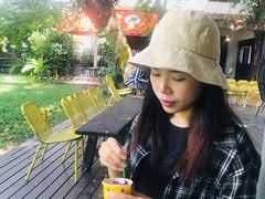 -莓园冰淇淋店
