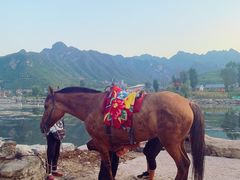 -百里峡七彩艺术小镇