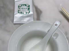 -香港百合居(LCM置汇旭辉广场店)