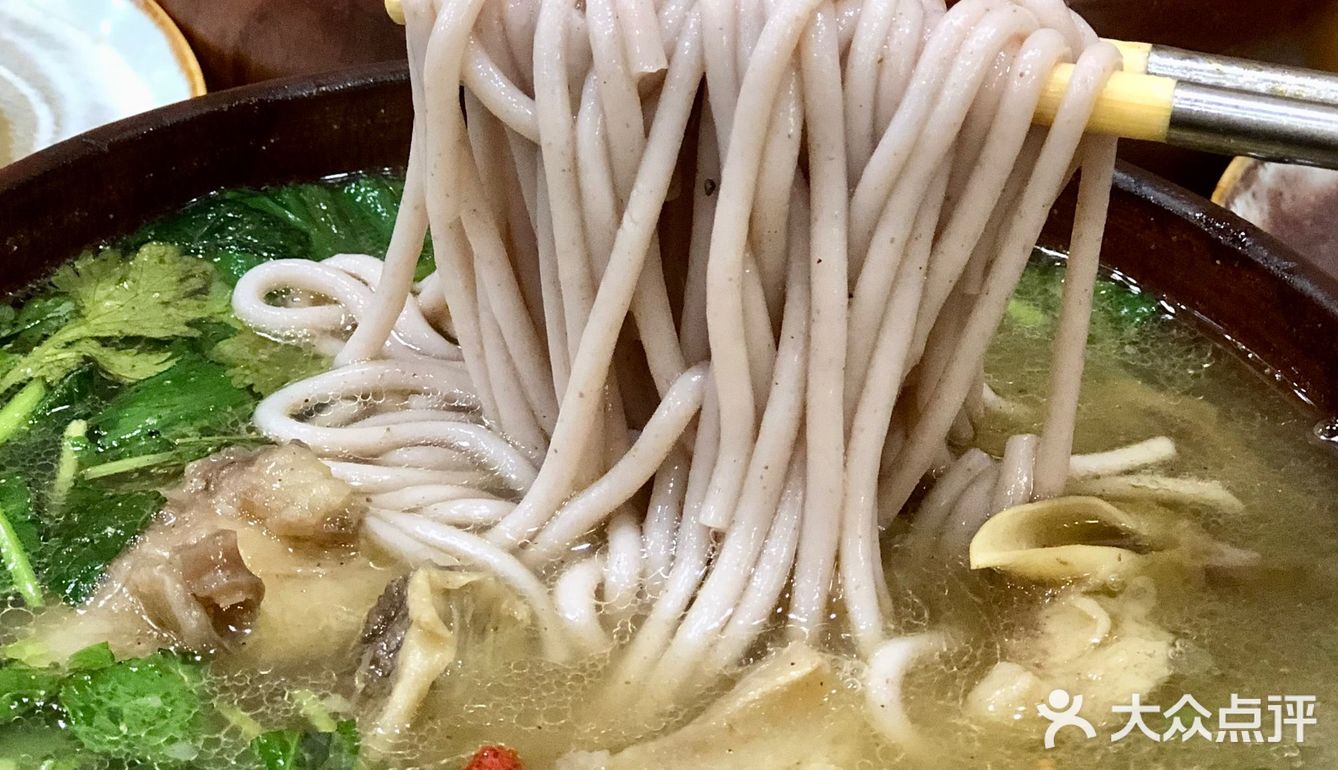 很好吃的云南米线💥酸辣果香肥牛巨好吃😋