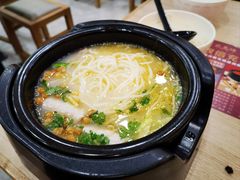 -花馬肆.云南过桥米线(汉神购物广场现场熬汤店)