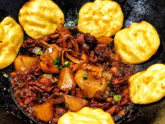 锅贴-大锅大灶柴火鸡鱼