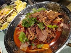 扑辣椒炒牛肉-帅巴人舅母子腊蹄民俗村