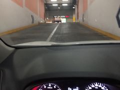 -大宁国际商业广场-地下停车库