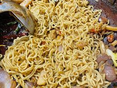 公仔面-胡须佬鸡煲四季火锅(龙珠大道店)