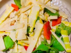 螺丝椒炒春笋-云海肴云南菜·蒸汽石锅鱼(青岛万象城店)