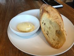 餐前黄油面包-ROAST coffee & eatery