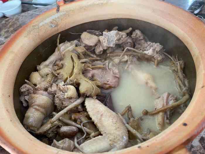 正宗高流河饭店风姜鸡"阳春市合水高流墟,被人们称为怪墟.一怪.