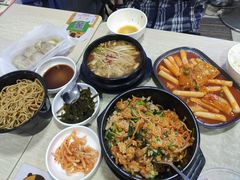 -拌来拌去石鍋拌飯(文鼎店)