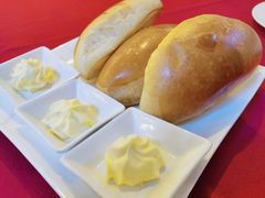 黄油面包-红房子西菜馆(淮海中路店)