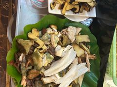 -野菌园·野生菌火锅首创第一家(关兴路总店)