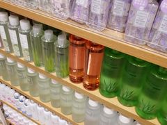 -名创优品(北京新中关购物中心地铁层店)