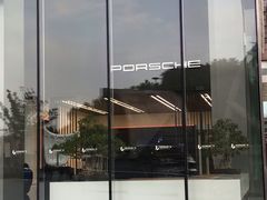 -陆家嘴金融服务广场