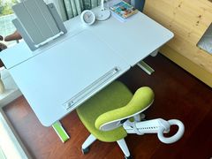 -moll学习桌椅(上海久光百货店)