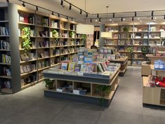 -魔方城市书房(中街益田店)