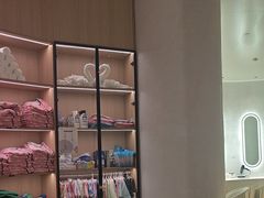 -涨巢·潮玩水疗局