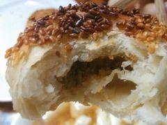 蟹黄烧饼-聚香斋(东关街店)