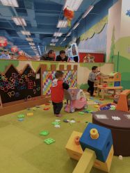 -莫莉幻想儿童乐园(武汉保利广场店)