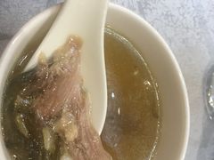 -皇马海口湾海景酒店(万绿园秀英港店)