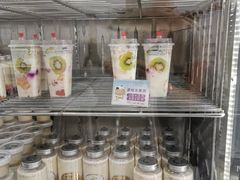 面包甜点陈列柜-白色日记·手作酸奶(麦凯乐店)