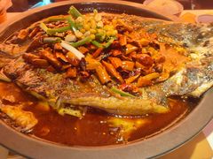 -鸣记脆皮烤鱼·海鲜烤鱼(三八广场店)