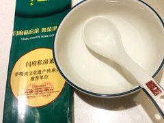 餐具摆设-闫府私房菜·百年鲁菜(恒隆店)