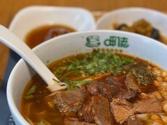 -呷佬·长沙手工米粉(金沙江路店)
