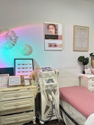 -UN·桃喜日系美睫美甲