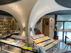 -钟书阁(珍园店)