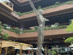 -瑞虹新天地月亮湾
