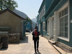 -百里峡七彩艺术小镇