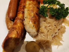 兰特伯爵自制猪肉肠配酸菜、土豆-兰特伯爵西餐厅·啤酒屋(方庄店)