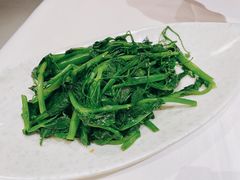 清炒豌豆尖-渝信川菜(工体店)