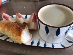 鲜奶牛角-爱德顺糕点食屋(利民道店)