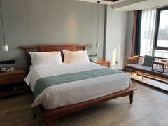 -华雅·云缦酒店(岳阳楼区火车站店)