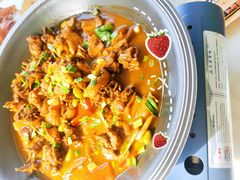 招牌美味地锅鸡-松沪名灶·豆浆鱼头·新上海菜(飞航吾悦广场店)