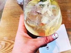 -星巴克臻选(上海合生汇1F店)