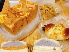 -沁屋面包店(人民东路店)