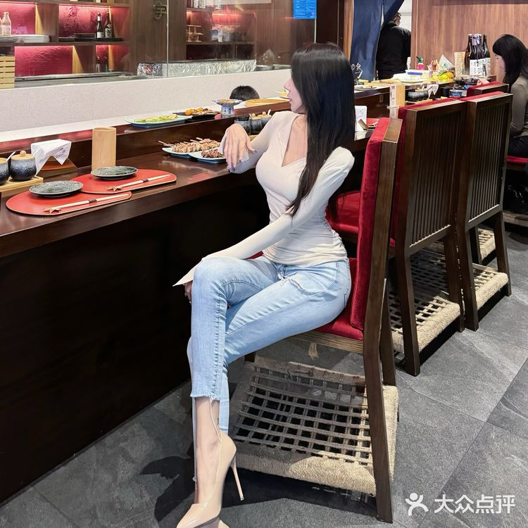 经常请吃饭的漂亮姐姐～