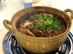 招牌家鸡煲-渝君重庆火锅(嘉宾路店)