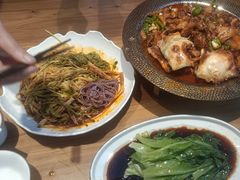 -俭寨大盘鸡·手抓肉·烧烤新疆菜(乌苏路店)