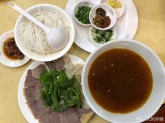 -桥香园云南过桥米线(金马碧鸡店)