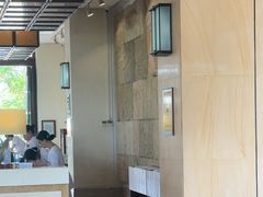 -亚龙湾喜来登·美景台大堂吧