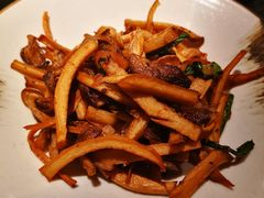 盐焗菌菇-丝路金桃·新疆菜(徐汇店)