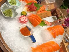 秒懂三文鱼-文三酒肆自助放题(新街口友谊广场店)