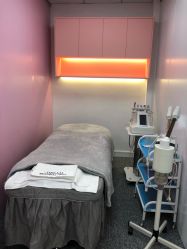 -斐尔国际皮肤管理中心